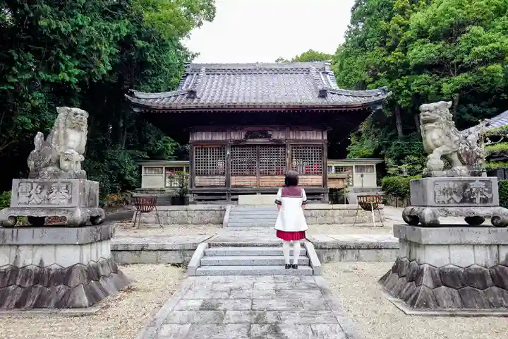 八柱社の本殿・本堂