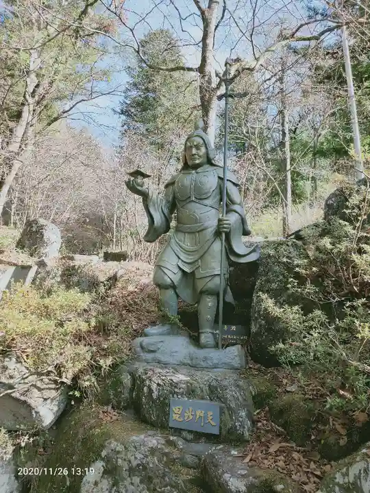 榛名神社の像