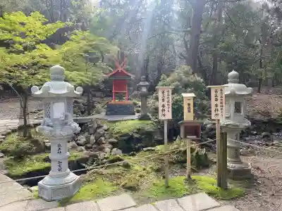 龍王社の{uncategorized: "未分類", other: "その他", undefined: "問題あり", building: "その他建物", grave: "お墓", sacred_gate: "鳥居", guardian: "狛犬", statue: "像", buddha: "仏像", history: "歴史", nature: "自然", garden: "庭園", animal: "動物", pagoda: "塔", temizu: "手水舎", mountain_gate: "山門・神門", sanctuary: "本殿・本堂", subordinate: "末社・摂社", art: "芸術", scenery: "景色", jizo: "地蔵", ema: "絵馬", goshuin: "御朱印", omikuji: "おみくじ", items: "授与品その他", amulet: "お守り", goshuincho: "御朱印帳", eats: "食事", festival: "お祭り", votive_dance: "神楽", shichigosan: "七五三参", wedding: "結婚式", experience: "体験その他", initially: "初詣", around: "周辺", anti_infection: "感染症対策"}
