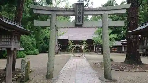 鎮守府八幡宮の鳥居