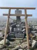 蓼科神社奥社の{uncategorized: "未分類", other: "その他", undefined: "問題あり", building: "その他建物", grave: "お墓", sacred_gate: "鳥居", guardian: "狛犬", statue: "像", buddha: "仏像", history: "歴史", nature: "自然", garden: "庭園", animal: "動物", pagoda: "塔", temizu: "手水舎", mountain_gate: "山門・神門", sanctuary: "本殿・本堂", subordinate: "末社・摂社", art: "芸術", scenery: "景色", jizo: "地蔵", ema: "絵馬", goshuin: "御朱印", omikuji: "おみくじ", items: "授与品その他", amulet: "お守り", goshuincho: "御朱印帳", eats: "食事", festival: "お祭り", votive_dance: "神楽", shichigosan: "七五三参", wedding: "結婚式", experience: "体験その他", initially: "初詣", around: "周辺", anti_infection: "感染症対策"}