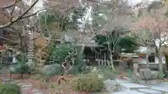 覚園寺の庭園