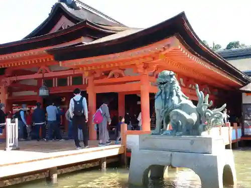 厳島神社の本殿