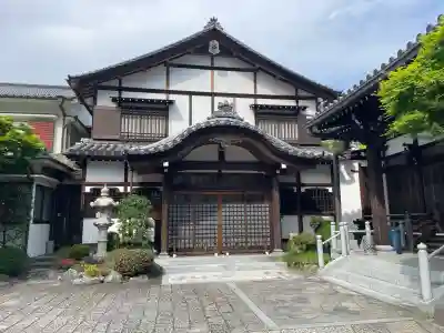 長源寺の{uncategorized: "未分類", other: "その他", undefined: "問題あり", building: "その他建物", grave: "お墓", sacred_gate: "鳥居", guardian: "狛犬", statue: "像", buddha: "仏像", history: "歴史", nature: "自然", garden: "庭園", animal: "動物", pagoda: "塔", temizu: "手水舎", mountain_gate: "山門・神門", sanctuary: "本殿・本堂", subordinate: "末社・摂社", art: "芸術", scenery: "景色", jizo: "地蔵", ema: "絵馬", goshuin: "御朱印", omikuji: "おみくじ", items: "授与品その他", amulet: "お守り", goshuincho: "御朱印帳", eats: "食事", festival: "お祭り", votive_dance: "神楽", shichigosan: "七五三参", wedding: "結婚式", experience: "体験その他", initially: "初詣", around: "周辺", anti_infection: "感染症対策"}