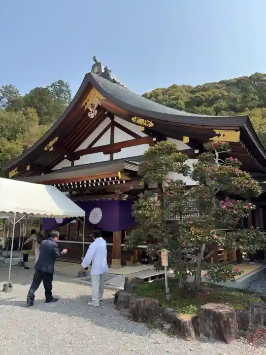大神神社の{uncategorized: "未分類", other: "その他", undefined: "問題あり", building: "その他建物", grave: "お墓", sacred_gate: "鳥居", guardian: "狛犬", statue: "像", buddha: "仏像", history: "歴史", nature: "自然", garden: "庭園", animal: "動物", pagoda: "塔", temizu: "手水舎", mountain_gate: "山門・神門", sanctuary: "本殿・本堂", subordinate: "末社・摂社", art: "芸術", scenery: "景色", jizo: "地蔵", ema: "絵馬", goshuin: "御朱印", omikuji: "おみくじ", items: "授与品その他", amulet: "お守り", goshuincho: "御朱印帳", eats: "食事", festival: "お祭り", votive_dance: "神楽", shichigosan: "七五三参", wedding: "結婚式", experience: "体験その他", initially: "初詣", around: "周辺", anti_infection: "感染症対策"}