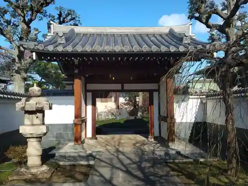 圓照寺の山門