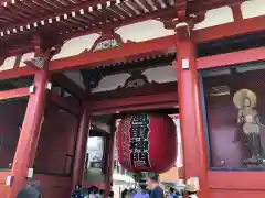 浅草寺の山門