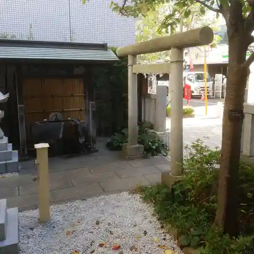 第六天社の鳥居