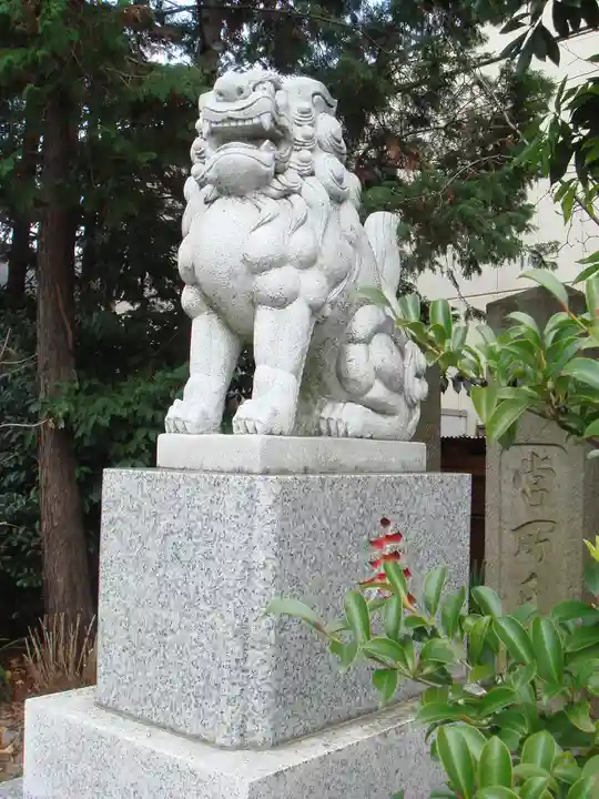 鎮守氷川神社の狛犬