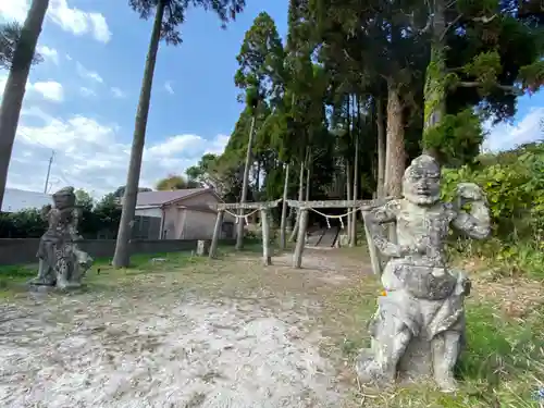 諏訪神社の鳥居