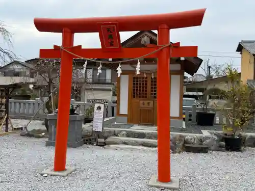 秩父今宮神社の{uncategorized: "未分類", other: "その他", undefined: "問題あり", building: "その他建物", grave: "お墓", sacred_gate: "鳥居", guardian: "狛犬", statue: "像", buddha: "仏像", history: "歴史", nature: "自然", garden: "庭園", animal: "動物", pagoda: "塔", temizu: "手水舎", mountain_gate: "山門・神門", sanctuary: "本殿・本堂", subordinate: "末社・摂社", art: "芸術", scenery: "景色", jizo: "地蔵", ema: "絵馬", goshuin: "御朱印", omikuji: "おみくじ", items: "授与品その他", amulet: "お守り", goshuincho: "御朱印帳", eats: "食事", festival: "お祭り", votive_dance: "神楽", shichigosan: "七五三参", wedding: "結婚式", experience: "体験その他", initially: "初詣", around: "周辺", anti_infection: "感染症対策"}