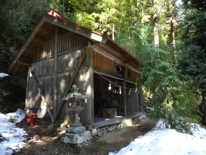 熊野神社の{uncategorized: "未分類", other: "その他", undefined: "問題あり", building: "その他建物", grave: "お墓", sacred_gate: "鳥居", guardian: "狛犬", statue: "像", buddha: "仏像", history: "歴史", nature: "自然", garden: "庭園", animal: "動物", pagoda: "塔", temizu: "手水舎", mountain_gate: "山門・神門", sanctuary: "本殿・本堂", subordinate: "末社・摂社", art: "芸術", scenery: "景色", jizo: "地蔵", ema: "絵馬", goshuin: "御朱印", omikuji: "おみくじ", items: "授与品その他", amulet: "お守り", goshuincho: "御朱印帳", eats: "食事", festival: "お祭り", votive_dance: "神楽", shichigosan: "七五三参", wedding: "結婚式", experience: "体験その他", initially: "初詣", around: "周辺", anti_infection: "感染症対策"}