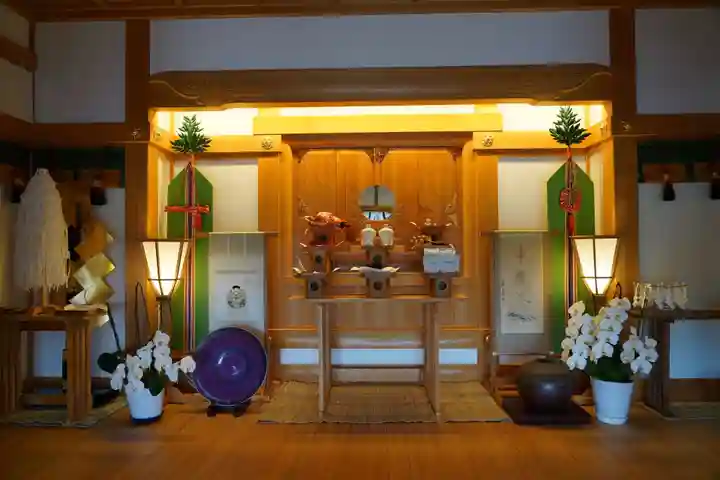 白根三吉神社の本殿・本堂