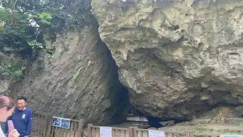 斎場御嶽の{uncategorized: "未分類", other: "その他", undefined: "問題あり", building: "その他建物", grave: "お墓", sacred_gate: "鳥居", guardian: "狛犬", statue: "像", buddha: "仏像", history: "歴史", nature: "自然", garden: "庭園", animal: "動物", pagoda: "塔", temizu: "手水舎", mountain_gate: "山門・神門", sanctuary: "本殿・本堂", subordinate: "末社・摂社", art: "芸術", scenery: "景色", jizo: "地蔵", ema: "絵馬", goshuin: "御朱印", omikuji: "おみくじ", items: "授与品その他", amulet: "お守り", goshuincho: "御朱印帳", eats: "食事", festival: "お祭り", votive_dance: "神楽", shichigosan: "七五三参", wedding: "結婚式", experience: "体験その他", initially: "初詣", around: "周辺", anti_infection: "感染症対策"}