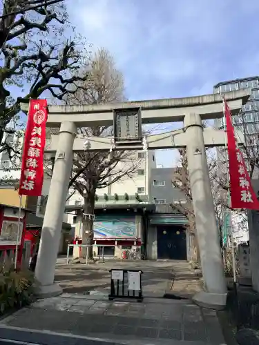 矢先稲荷神社の{uncategorized: "未分類", other: "その他", undefined: "問題あり", building: "その他建物", grave: "お墓", sacred_gate: "鳥居", guardian: "狛犬", statue: "像", buddha: "仏像", history: "歴史", nature: "自然", garden: "庭園", animal: "動物", pagoda: "塔", temizu: "手水舎", mountain_gate: "山門・神門", sanctuary: "本殿・本堂", subordinate: "末社・摂社", art: "芸術", scenery: "景色", jizo: "地蔵", ema: "絵馬", goshuin: "御朱印", omikuji: "おみくじ", items: "授与品その他", amulet: "お守り", goshuincho: "御朱印帳", eats: "食事", festival: "お祭り", votive_dance: "神楽", shichigosan: "七五三参", wedding: "結婚式", experience: "体験その他", initially: "初詣", around: "周辺", anti_infection: "感染症対策"}