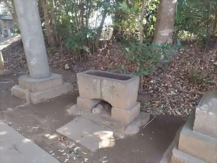 鳥見神社の手水舎