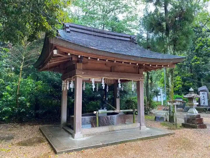 大和神社の手水舎