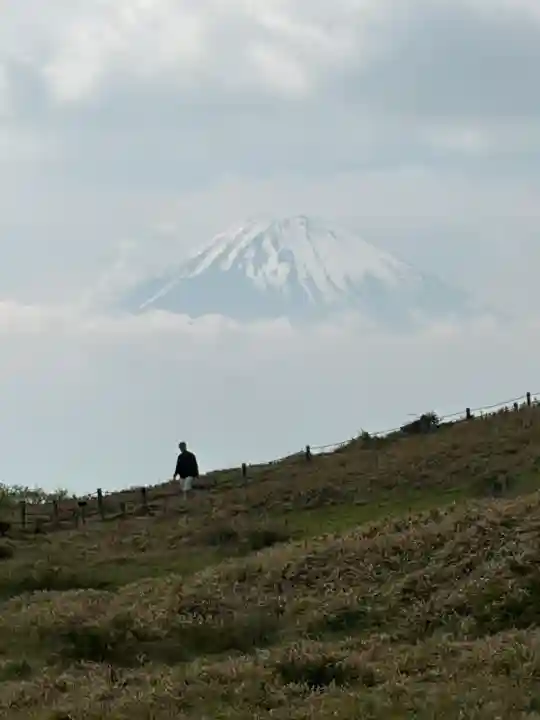 箱根元宮の{uncategorized: "未分類", other: "その他", undefined: "問題あり", building: "その他建物", grave: "お墓", sacred_gate: "鳥居", guardian: "狛犬", statue: "像", buddha: "仏像", history: "歴史", nature: "自然", garden: "庭園", animal: "動物", pagoda: "塔", temizu: "手水舎", mountain_gate: "山門・神門", sanctuary: "本殿・本堂", subordinate: "末社・摂社", art: "芸術", scenery: "景色", jizo: "地蔵", ema: "絵馬", goshuin: "御朱印", omikuji: "おみくじ", items: "授与品その他", amulet: "お守り", goshuincho: "御朱印帳", eats: "食事", festival: "お祭り", votive_dance: "神楽", shichigosan: "七五三参", wedding: "結婚式", experience: "体験その他", initially: "初詣", around: "周辺", anti_infection: "感染症対策"}