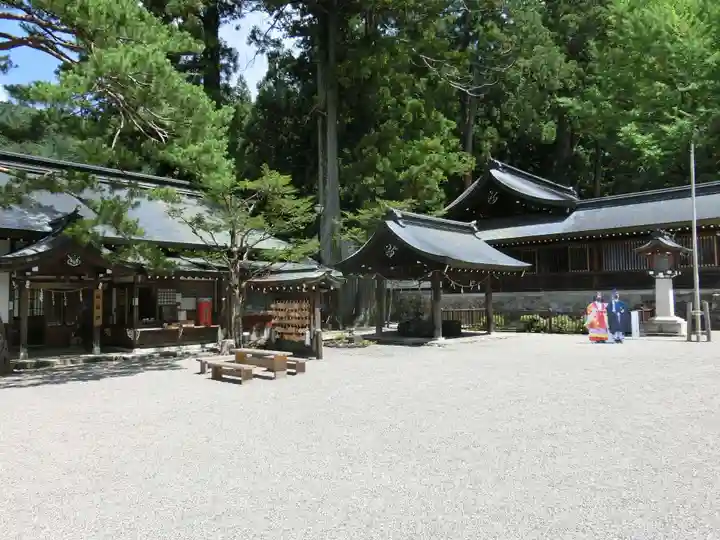 飛驒一宮水無神社の本殿・本堂