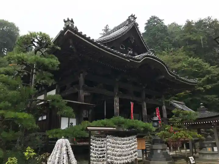 岡寺(龍蓋寺)の本殿・本堂