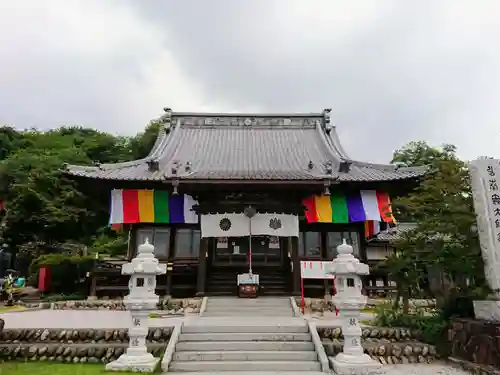 埼玉厄除け開運大師・龍泉寺（切り絵御朱印発祥の寺）の本殿