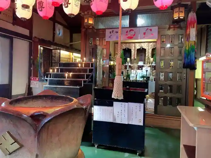 日限地蔵院の本殿・本堂