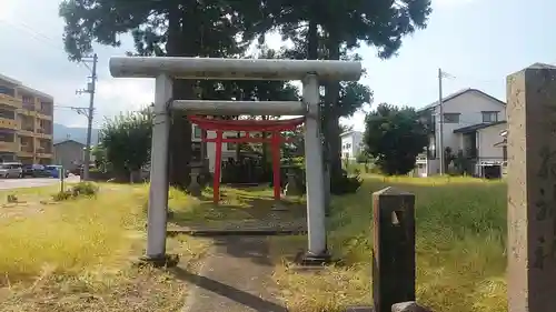 二羽神社の鳥居