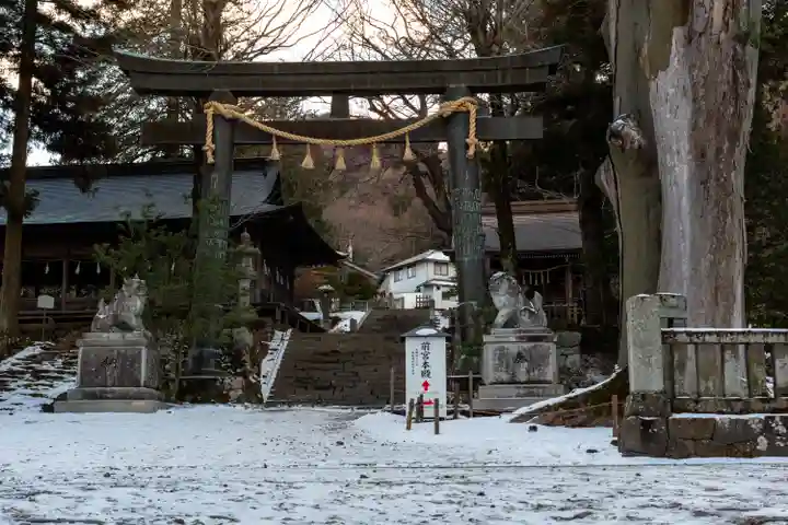 諏訪大社上社前宮(長野県)