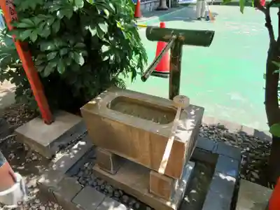 芝浦妙法稲荷神社の手水舎