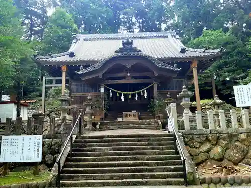 渭伊神社の本殿・本堂