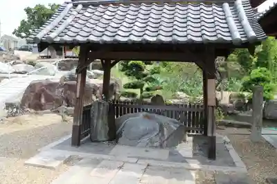 家原寺の手水舎