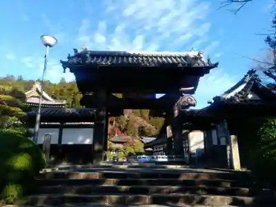 久遠寺の山門・神門