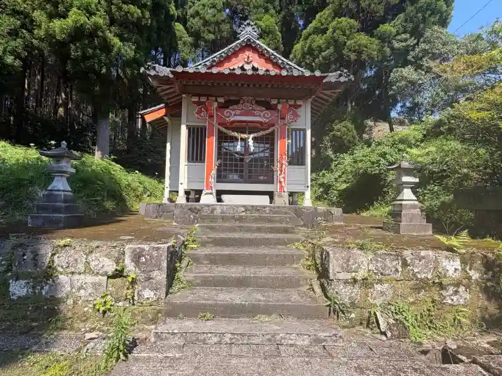 飯留神社の{uncategorized: "未分類", other: "その他", undefined: "問題あり", building: "その他建物", grave: "お墓", sacred_gate: "鳥居", guardian: "狛犬", statue: "像", buddha: "仏像", history: "歴史", nature: "自然", garden: "庭園", animal: "動物", pagoda: "塔", temizu: "手水舎", mountain_gate: "山門・神門", sanctuary: "本殿・本堂", subordinate: "末社・摂社", art: "芸術", scenery: "景色", jizo: "地蔵", ema: "絵馬", goshuin: "御朱印", omikuji: "おみくじ", items: "授与品その他", amulet: "お守り", goshuincho: "御朱印帳", eats: "食事", festival: "お祭り", votive_dance: "神楽", shichigosan: "七五三参", wedding: "結婚式", experience: "体験その他", initially: "初詣", around: "周辺", anti_infection: "感染症対策"}
