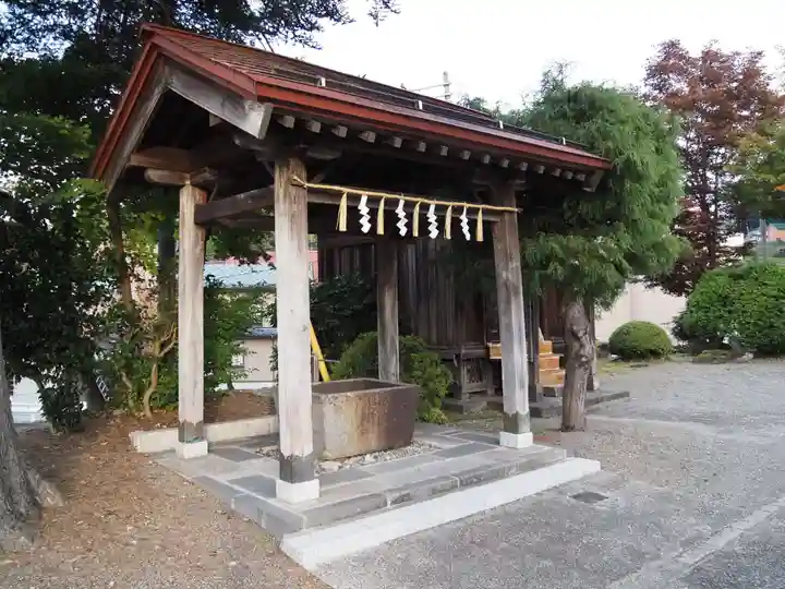 諏訪神社の手水舎