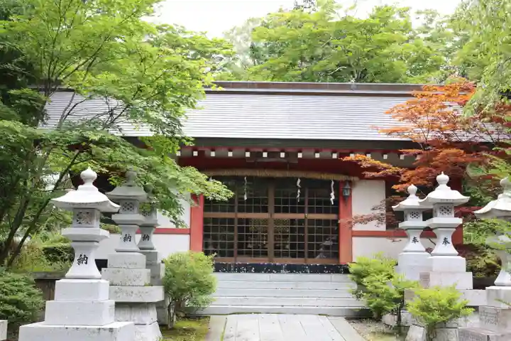 山中諏訪神社(山梨県)