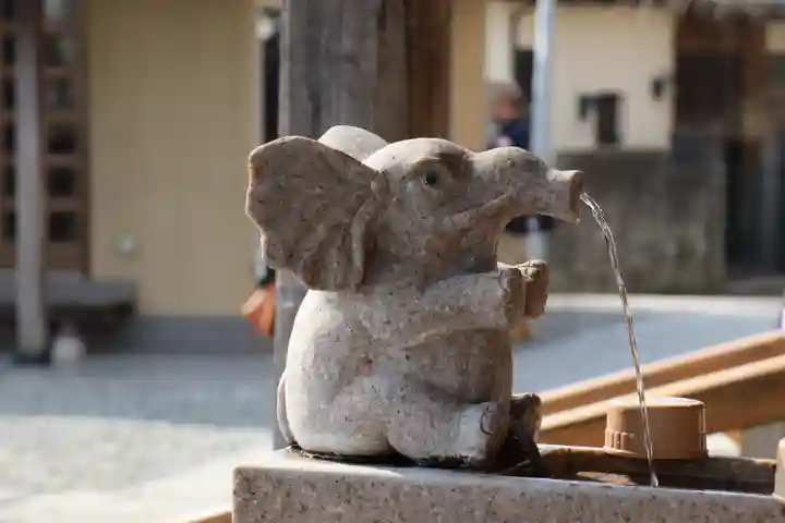 弘明寺の手水舎