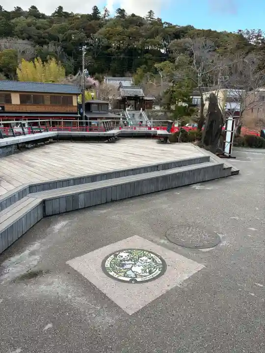 修禅寺の{uncategorized: "未分類", other: "その他", undefined: "問題あり", building: "その他建物", grave: "お墓", sacred_gate: "鳥居", guardian: "狛犬", statue: "像", buddha: "仏像", history: "歴史", nature: "自然", garden: "庭園", animal: "動物", pagoda: "塔", temizu: "手水舎", mountain_gate: "山門・神門", sanctuary: "本殿・本堂", subordinate: "末社・摂社", art: "芸術", scenery: "景色", jizo: "地蔵", ema: "絵馬", goshuin: "御朱印", omikuji: "おみくじ", items: "授与品その他", amulet: "お守り", goshuincho: "御朱印帳", eats: "食事", festival: "お祭り", votive_dance: "神楽", shichigosan: "七五三参", wedding: "結婚式", experience: "体験その他", initially: "初詣", around: "周辺", anti_infection: "感染症対策"}