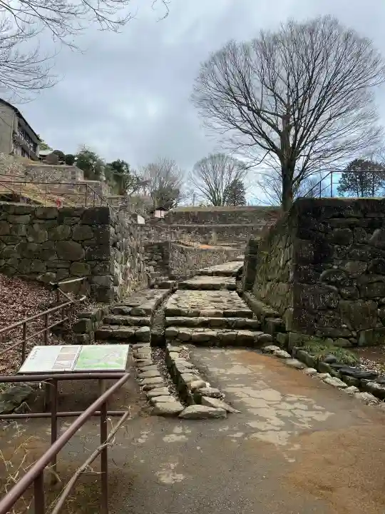 新田神社の{uncategorized: "未分類", other: "その他", undefined: "問題あり", building: "その他建物", grave: "お墓", sacred_gate: "鳥居", guardian: "狛犬", statue: "像", buddha: "仏像", history: "歴史", nature: "自然", garden: "庭園", animal: "動物", pagoda: "塔", temizu: "手水舎", mountain_gate: "山門・神門", sanctuary: "本殿・本堂", subordinate: "末社・摂社", art: "芸術", scenery: "景色", jizo: "地蔵", ema: "絵馬", goshuin: "御朱印", omikuji: "おみくじ", items: "授与品その他", amulet: "お守り", goshuincho: "御朱印帳", eats: "食事", festival: "お祭り", votive_dance: "神楽", shichigosan: "七五三参", wedding: "結婚式", experience: "体験その他", initially: "初詣", around: "周辺", anti_infection: "感染症対策"}