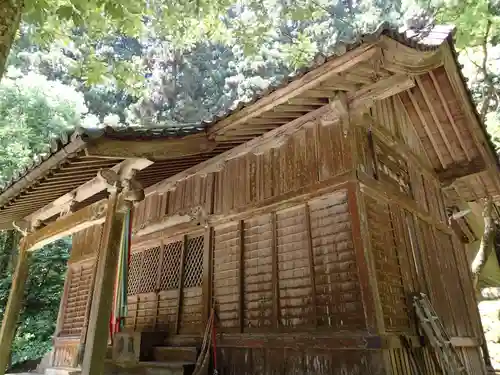 雷神社の本殿