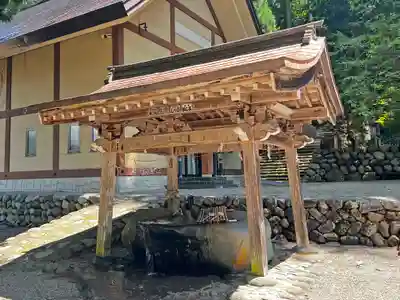 白川八幡神社の手水舎