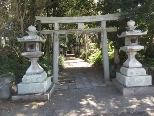 平群坐紀氏神社の鳥居