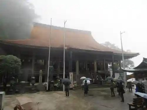 青岸渡寺の本殿・本堂
