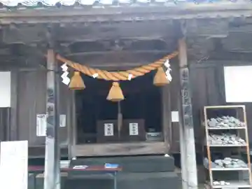 白石社の本殿・本堂