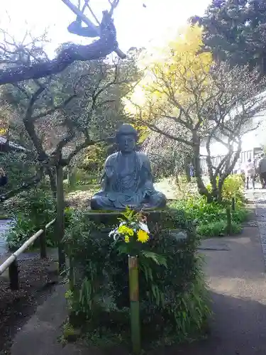 東慶寺の像