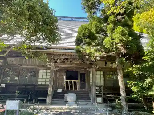 小松寺の本殿・本堂