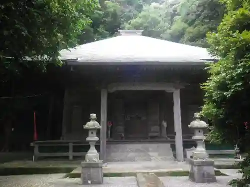 岩殿寺の本殿・本堂