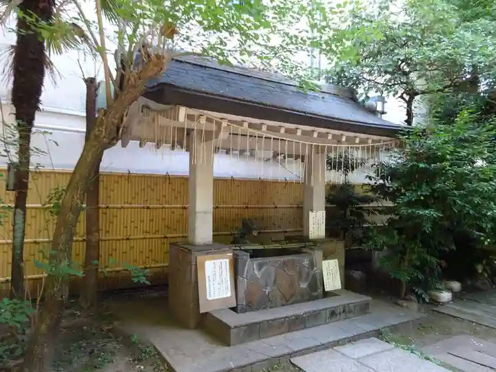 銀杏岡八幡神社の手水舎