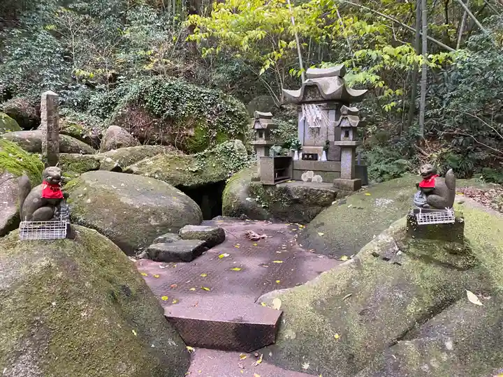 石穴稲荷神社の狛犬