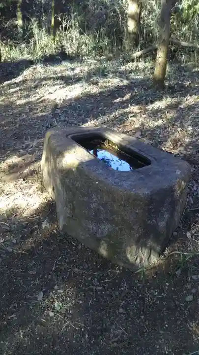 北山稲荷大明神の手水舎