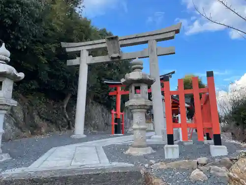義照稲荷神社・稲荷命婦元宮（建勲神社末社）(京都府)